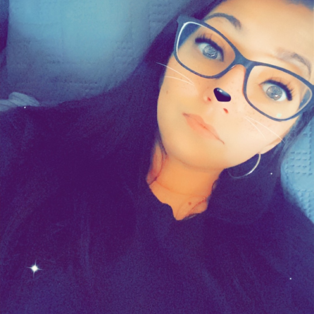 Meet your Posher, Leslie